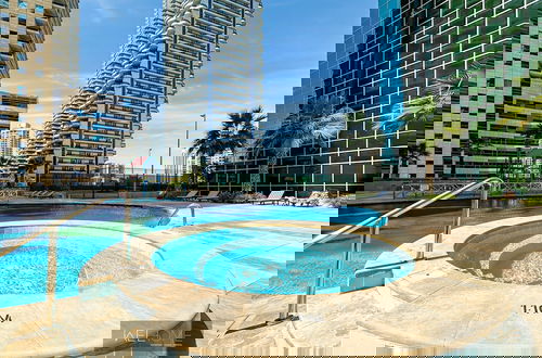 Foto 35 - WelHome - Mesmerizing 1BR Apartment in Damac Waves A