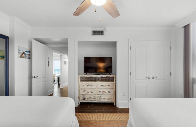 Shoreline Towers 1035 - Photo 5