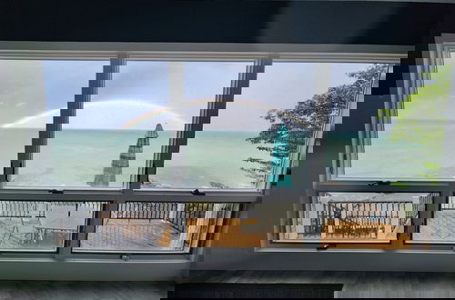 Photo 38 - Million Dollar View Bayshore Beach House