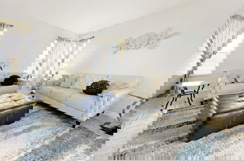 Foto 43 - Mariel Oasis 6 Bedroom Home by RedAwning