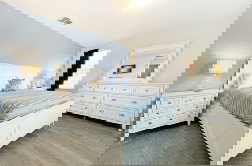 Foto 8 - Mariel Oasis 6 Bedroom Home by RedAwning