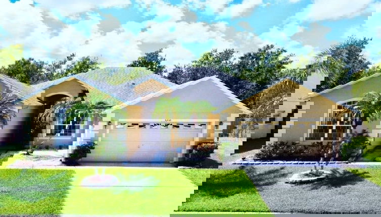 Foto 1 - Privacy 4 Bed 3 Bath Pool Home With Spa 4 Bedroom Home by RedAwning