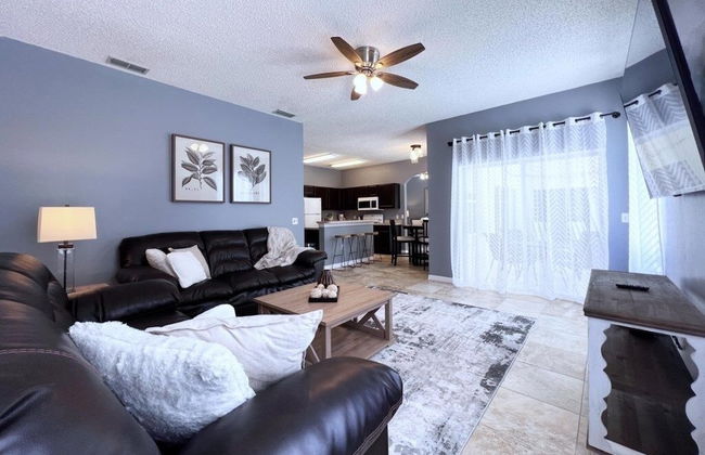 Lovely 4 Bed 3 Bath Pool Home With Spa-5330cvl 4 Bedroom Home by RedAwning - Foto 12