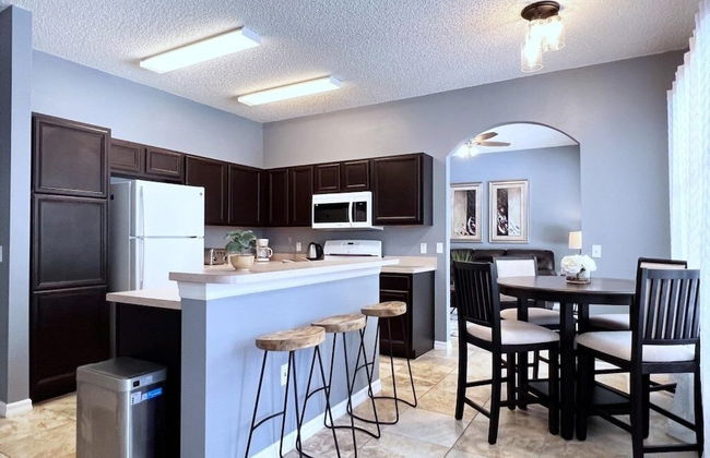 Lovely 4 Bed 3 Bath Pool Home With Spa-5330cvl 4 Bedroom Home by RedAwning - Foto 8