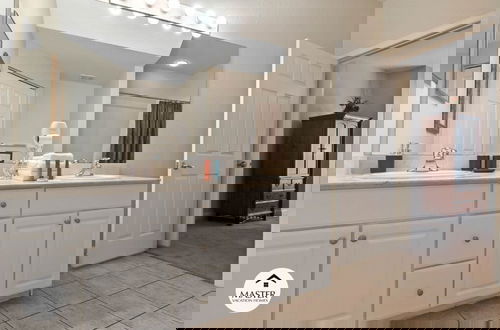 Foto 24 - 3 Bedrooms S / Lucaya Village Townhouse by RedAwning
