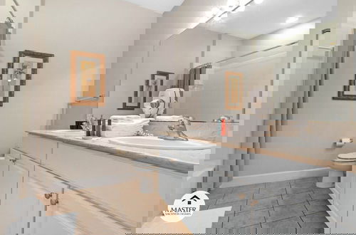 Foto 23 - 3 Bedrooms S / Lucaya Village Townhouse by RedAwning