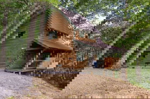 Foto 30 - Evie's Mountain Castle 2 Bedroom Cabin by RedAwning