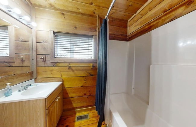 Evie's Mountain Castle 2 Bedroom Cabin by RedAwning - Foto 21