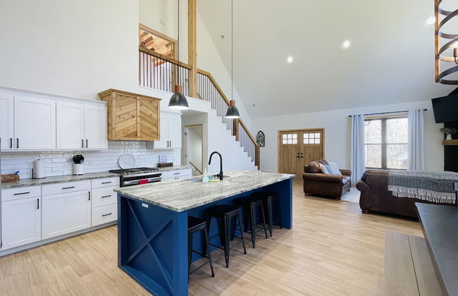 Amazing Lake House With Beach Access 4 Bedroom Home by RedAwning - Photo 18