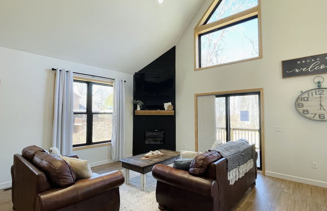 Amazing Lake House With Beach Access 4 Bedroom Home by RedAwning - Photo 23