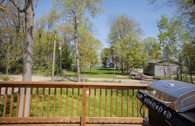 Amazing Lake House With Beach Access 4 Bedroom Home by RedAwning - Photo 49