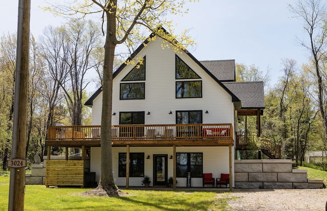 Amazing Lake House With Beach Access 4 Bedroom Home by RedAwning - Photo 62