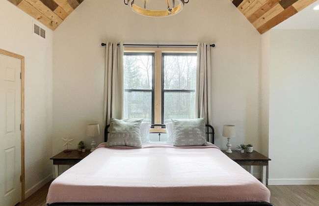 Amazing Lake House With Beach Access 4 Bedroom Home by RedAwning - Photo 6