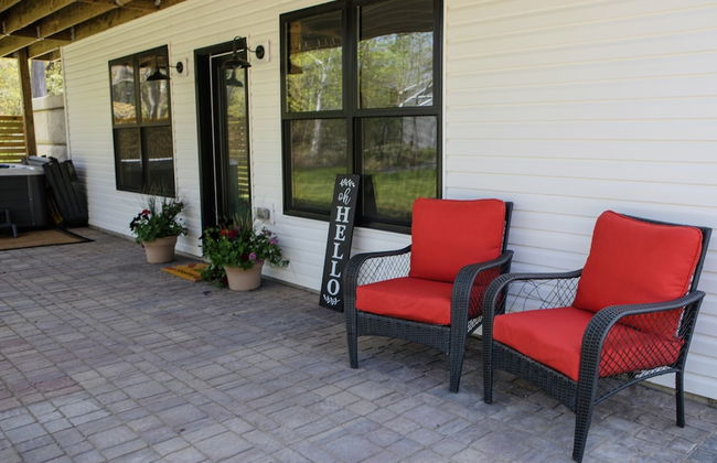 Amazing Lake House With Beach Access 4 Bedroom Home by RedAwning - Photo 58