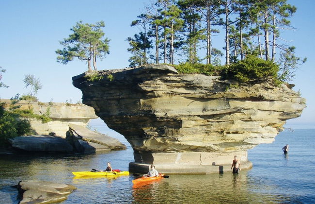 Amazing Lake House With Beach Access 4 Bedroom Home by RedAwning - Photo 36