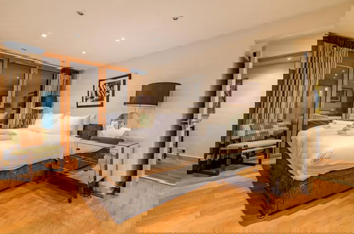 Foto 16 - Beautiful Three Bedroom House in West London