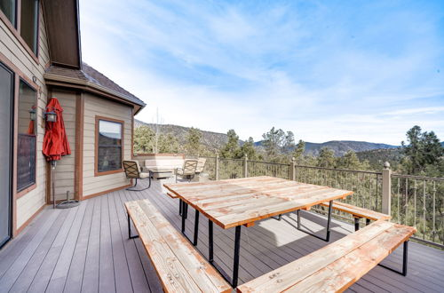 Foto 10 - Pine Mountain Club Cabin w/ Private Deck & Views