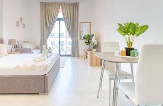 Foto 1 - Gorgeous Posh Studio Apartment