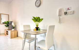 Photo 3 - Gorgeous Posh Studio Apartment