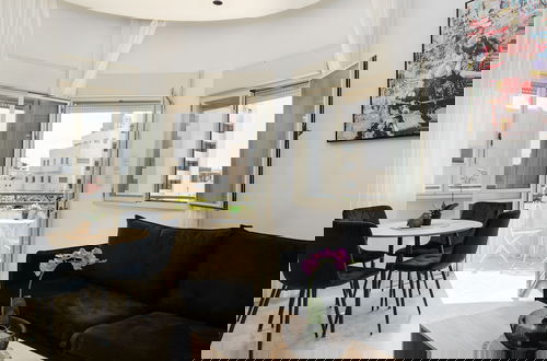 Foto 10 - Bauhaus 2BR with Sea View by FeelHome