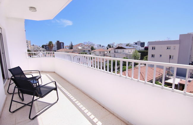 Phaedrus Living: Modern City View Flat Nafi - Foto 9
