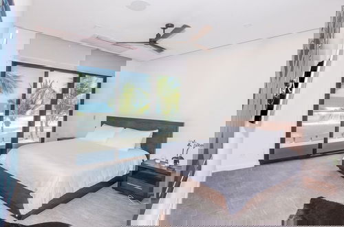 Photo 4 - Beachfront Casa Buena Onda - Hermosa Palms 5 by RedAwning