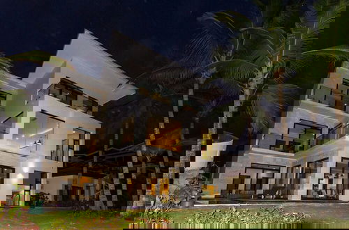 Photo 1 - Beachfront Casa Buena Onda - Hermosa Palms 5 by RedAwning