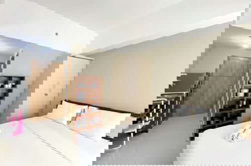 Foto 17 - Great Choice Studio Apartment LRT City Jatibening