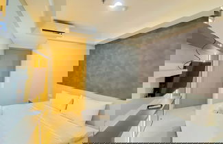 Foto 3 - Modern And Homey 1Br (No Kitchen) Gold Coast Apartment