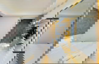 Foto 1 - Modern And Homey 1Br (No Kitchen) Gold Coast Apartment