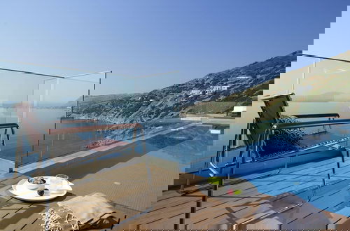 Photo 14 - Remarkable 6-bed Villa in Rodia - Villa Epavli