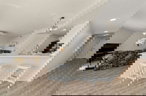 Photo 2 - Aquavista 804e