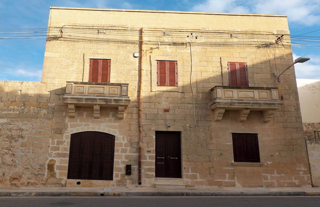 Onefifty Gozitan Villa and Pool - Photo 41