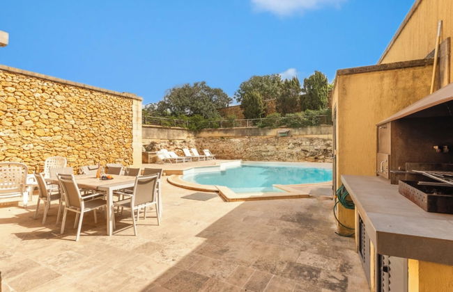 Onefifty Gozitan Villa and Pool - Photo 39