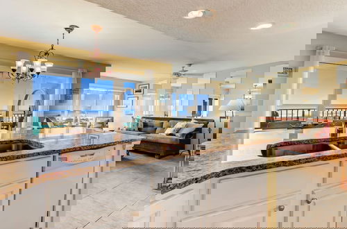 Foto 18 - Seashore Condo with Balcony Overlooking the beach and the Atlantic by RedAwning