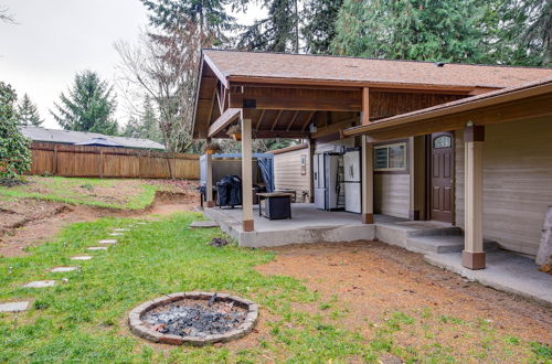 Photo 13 - Bonney Lake Retreat: Patio, Hot Tub & Mtn View