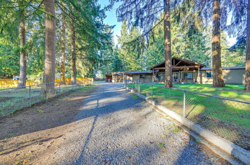 Photo 11 - Bonney Lake Retreat: Patio, Hot Tub & Mtn View