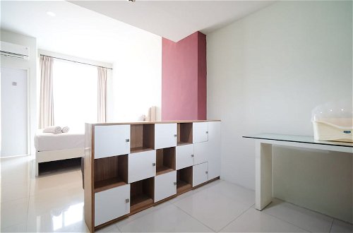 Photo 8 - Best Choice And Homey Studio At The Square Apartment