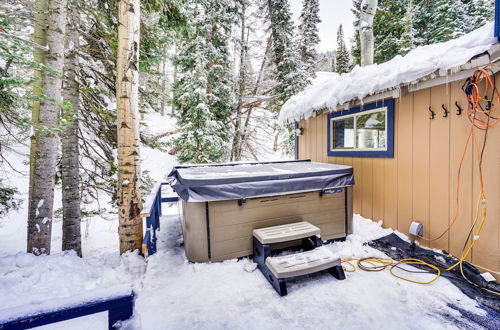 Foto 8 - Solitude Mountain Cabin: Creek-side View & Hot Tub