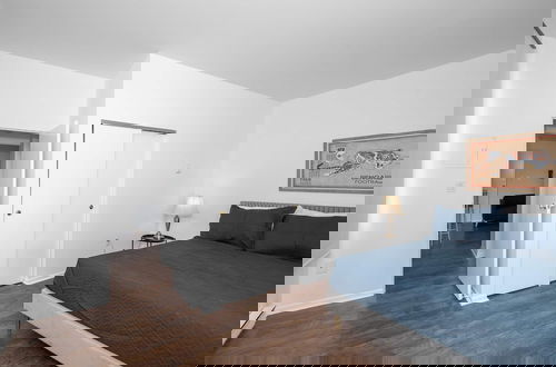 Photo 5 - Northside Suite 4