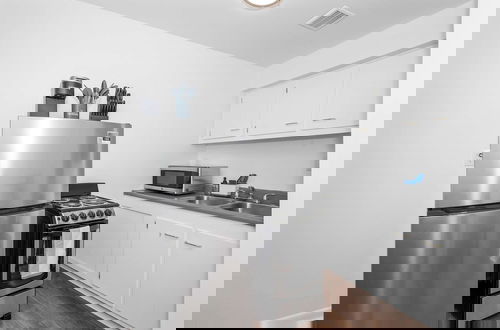Photo 7 - Northside Suite 4
