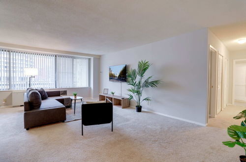 Photo 19 - Exquisite Apt in Crystal City