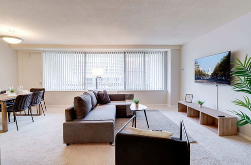 Photo 23 - Exquisite Apt in Crystal City