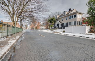 Foto 3 - Spacious East Orange Home: Steps to Elmwood Park