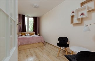 Photo 2 - Apartment With Three Bedrooms by Renters
