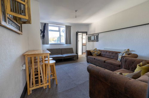 Photo 8 - Beautiful 2-bed Apartment in Dartford