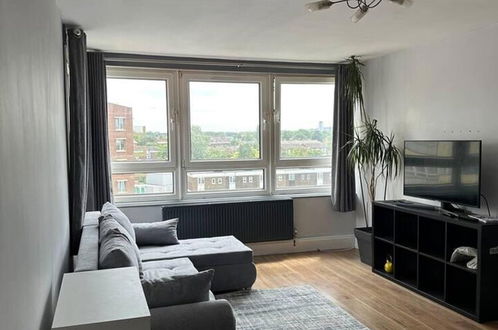 Photo 1 - Captivating 1-bed Apartment in Stratford