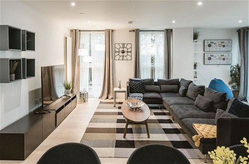 Foto 18 - Stunning 3-bed Apartment in London