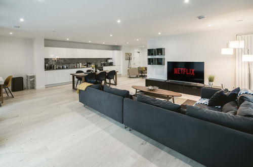 Photo 11 - Stunning 3-bed Apartment in London