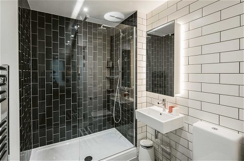 Photo 12 - Stunning 3-bed Apartment in London
